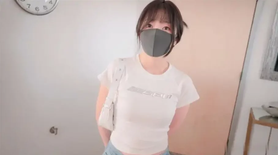 HKD59 - Em gái búp bê tình dục mới quen qua mạng – Trung Quốc